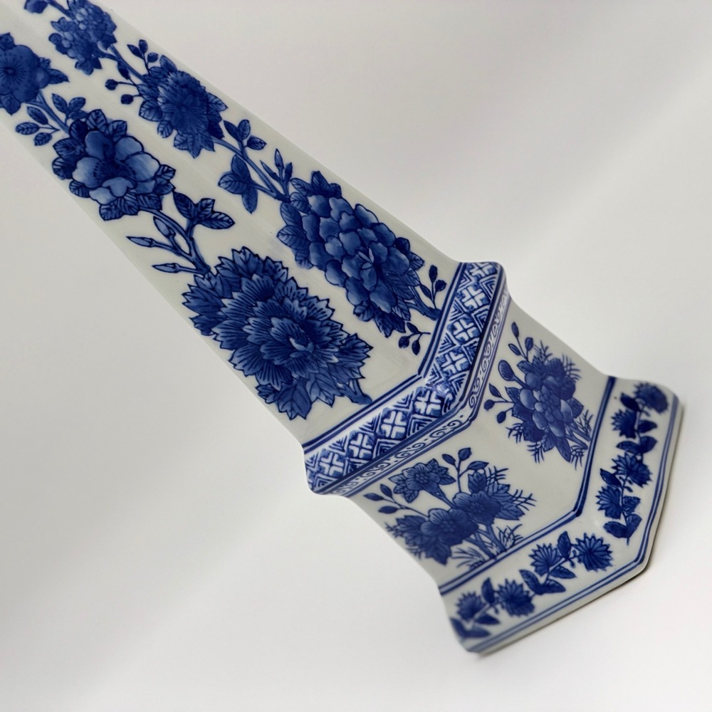 Vintage Blue and White Porcelain Floral Obelisk Chinoiserie Tower 13.5 Inch - Picture 3 of 16